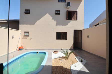 Casa à venda com 246m², 3 quartos e 2 vagasÁrea externa