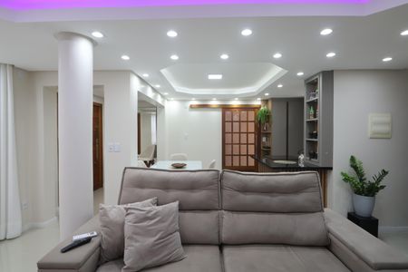 Casa à venda com 246m², 3 quartos e 2 vagasSala