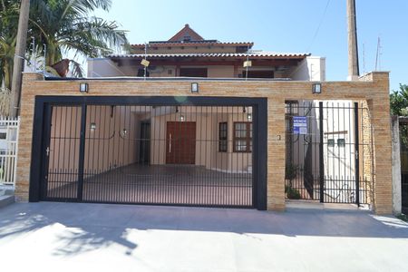 Casa à venda com 246m², 3 quartos e 2 vagasFachada e placa
