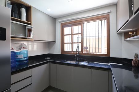 Casa à venda com 246m², 3 quartos e 2 vagasCozinha