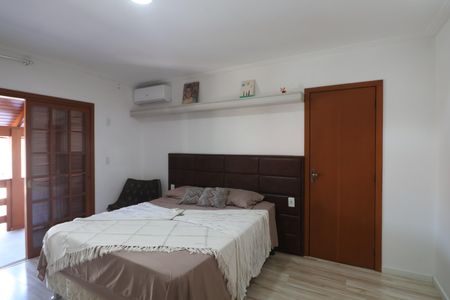 Casa à venda com 246m², 3 quartos e 2 vagasSuíte 1