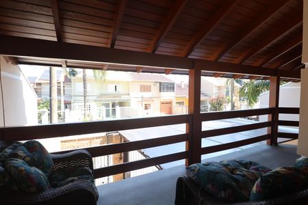 Casa à venda com 246m², 3 quartos e 2 vagasSacada