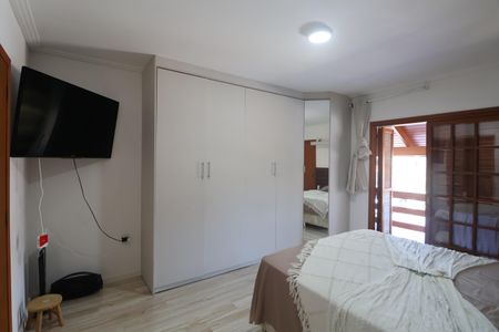 Casa à venda com 246m², 3 quartos e 2 vagasSuíte 1