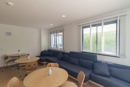 Apartamento para alugar com 30m², 1 quarto e sem vaga Apartamento para alugar com 30m², 1 quarto e sem vagaÁrea comum - Salão de festas