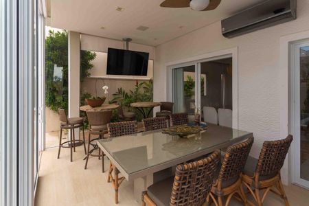 Casa de condomínio à venda com 307m², 3 quartos e 4 vagasFoto 01