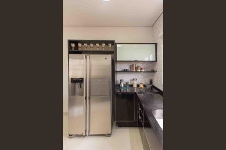 Casa de condomínio à venda com 307m², 3 quartos e 4 vagasFoto 01