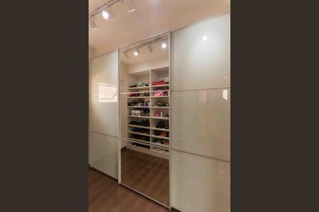 Casa de condomínio à venda com 307m², 3 quartos e 4 vagasFoto 01