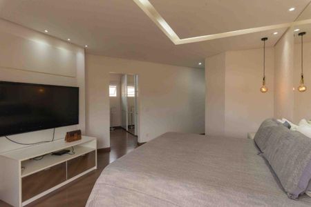 Casa de condomínio à venda com 307m², 3 quartos e 4 vagasFoto 01