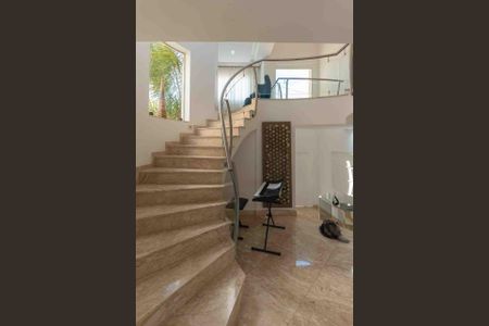 Casa de condomínio à venda com 307m², 3 quartos e 4 vagasFoto 01