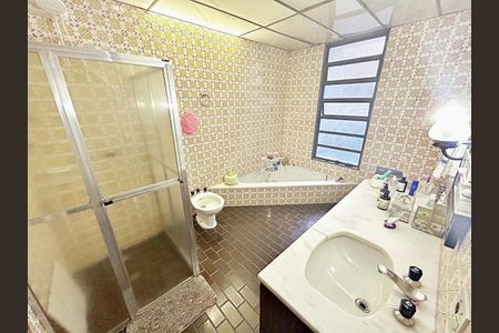 Casa à venda com 450m², 6 quartos e 4 vagas