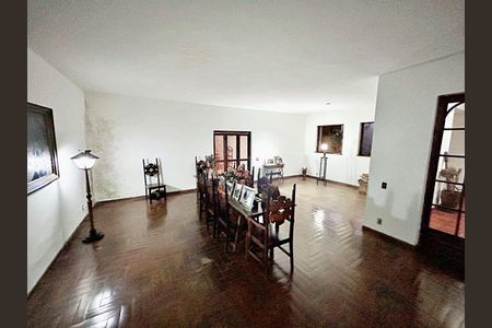 Casa à venda com 450m², 6 quartos e 4 vagas