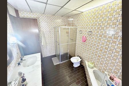 Casa à venda com 450m², 6 quartos e 4 vagas