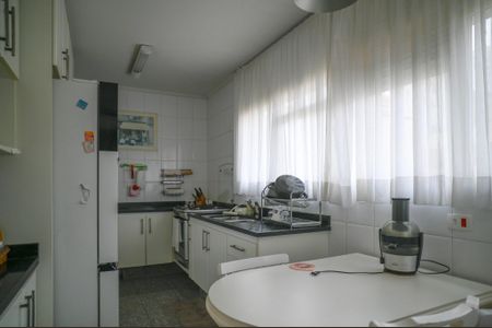 Apartamento à venda com 156m², 3 quartos e 3 vagasCozinha