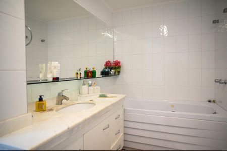 Apartamento à venda com 156m², 3 quartos e 3 vagasBanheiro da Suíte 3