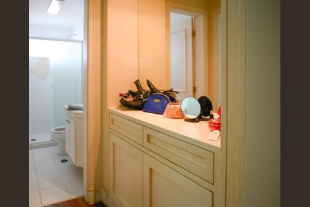 Apartamento à venda com 156m², 3 quartos e 3 vagasBanheiro da Suíte 1