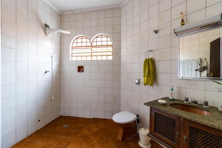 Casa à venda com 478m², 5 quartos e 10 vagasBanheiro 