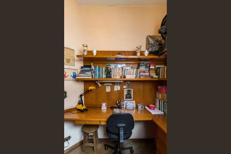 Casa à venda com 478m², 5 quartos e 10 vagasEscritório