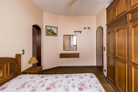 Casa à venda com 478m², 5 quartos e 10 vagasQuarto 1