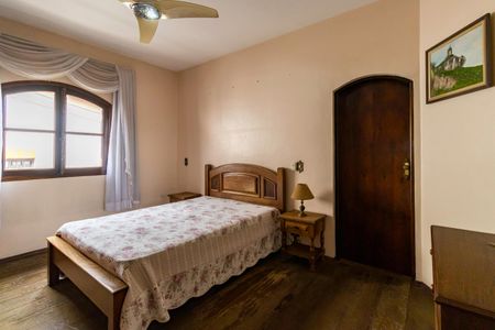 Casa à venda com 478m², 5 quartos e 10 vagasQuarto 1