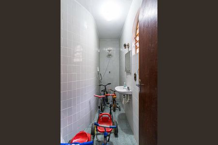 Casa à venda com 478m², 5 quartos e 10 vagasBanheiro de Serviço