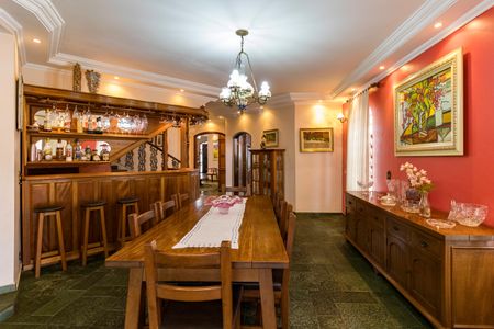 Casa à venda com 478m², 5 quartos e 10 vagasSala