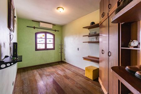 Casa à venda com 478m², 5 quartos e 10 vagasQuarto 1