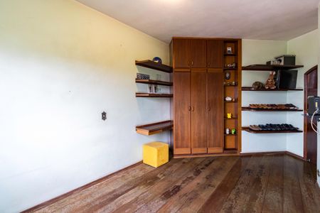 Casa à venda com 478m², 5 quartos e 10 vagasQuarto 1