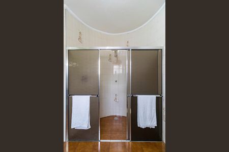 Casa à venda com 478m², 5 quartos e 10 vagasBanheiro do Quarto 3