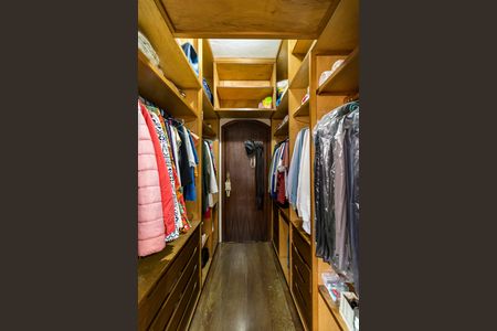 Casa à venda com 478m², 5 quartos e 10 vagasQuarto 4