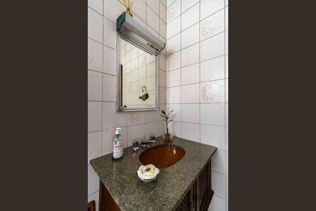 Casa à venda com 478m², 5 quartos e 10 vagasBanheiro 