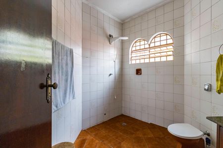 Casa à venda com 478m², 5 quartos e 10 vagasBanheiro 