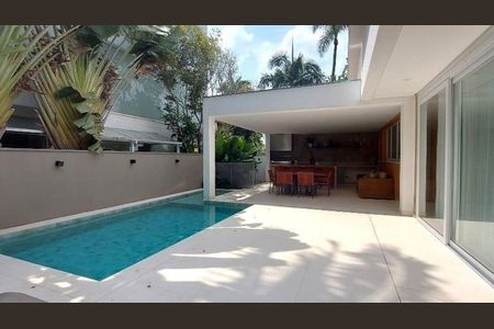 Casa à venda com 419m², 3 quartos e 6 vagas