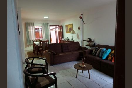 Casa à venda com 130m², 3 quartos e 1 vaga