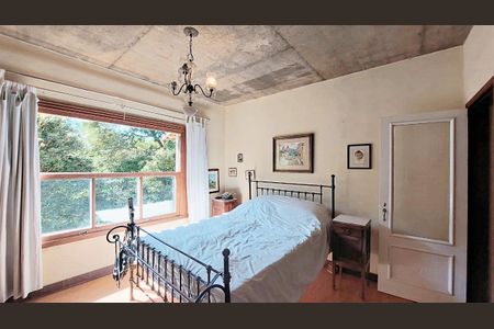 Casa de condomínio à venda com 230m², 4 quartos e 3 vagas