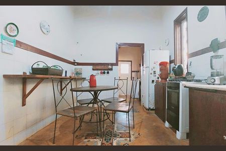 Casa de condomínio à venda com 230m², 4 quartos e 3 vagas