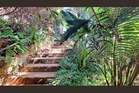 Casa de condomínio à venda com 230m², 4 quartos e 3 vagas