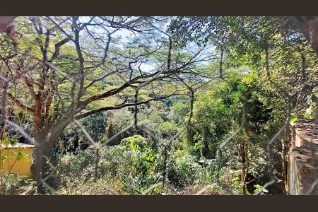 Casa de condomínio à venda com 230m², 4 quartos e 3 vagas