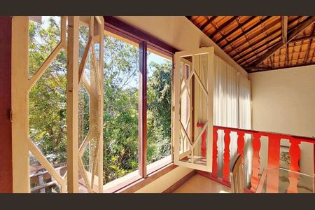 Casa de condomínio à venda com 230m², 4 quartos e 3 vagas