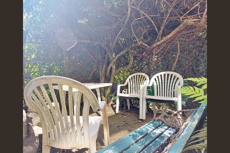 Casa de condomínio à venda com 230m², 4 quartos e 3 vagas