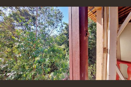 Casa de condomínio à venda com 230m², 4 quartos e 3 vagas