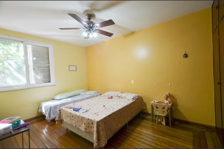 Apartamento à venda com 359m², 4 quartos e 2 vagas Apartamento à venda com 359m², 4 quartos e 2 vagasQuarto 2