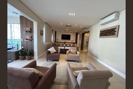 Apartamento à venda com 194m², 3 quartos e 3 vagasFoto 01