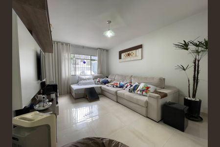 Casa à venda com 200m², 5 quartos e 2 vagasSala