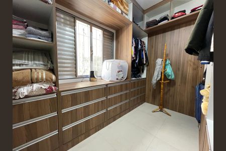 Casa à venda com 200m², 5 quartos e 2 vagasCloset dos quartos