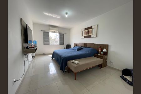 Casa à venda com 200m², 5 quartos e 2 vagasQuarto