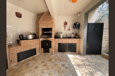 Casa à venda com 200m², 5 quartos e 2 vagasÁrea gourmet