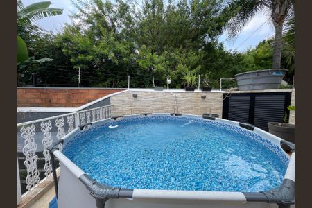 Casa à venda com 200m², 5 quartos e 2 vagasPiscina