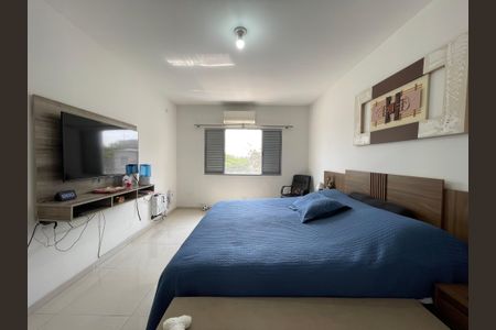 Casa à venda com 200m², 5 quartos e 2 vagasQuarto