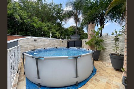 Casa à venda com 200m², 5 quartos e 2 vagasPiscina