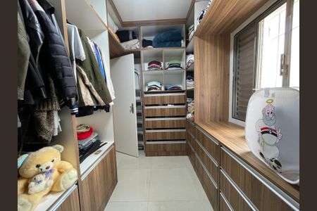 Casa à venda com 200m², 5 quartos e 2 vagasCloset dos quartos